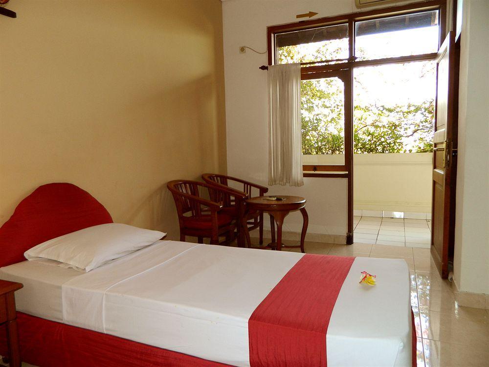 Hotel Ratna Kuta Lombok Exterior foto