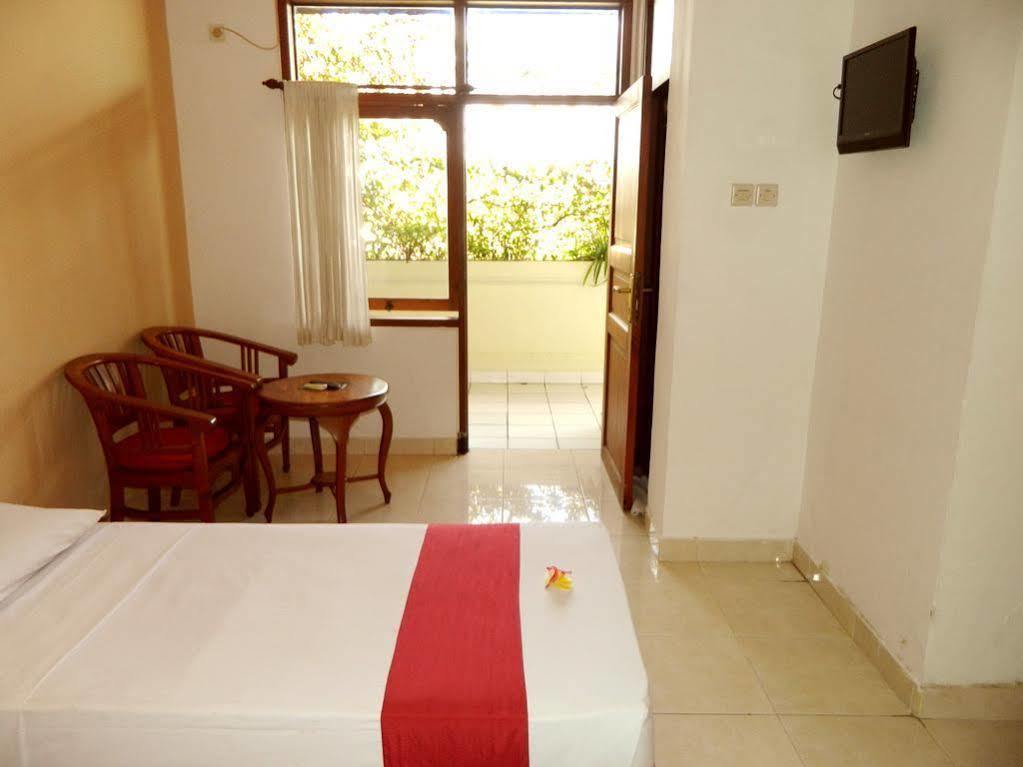 Hotel Ratna Kuta Lombok Exterior foto